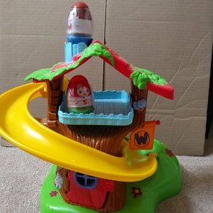 Hasbro Weebles 2 Wobble Tree House Musical Playset